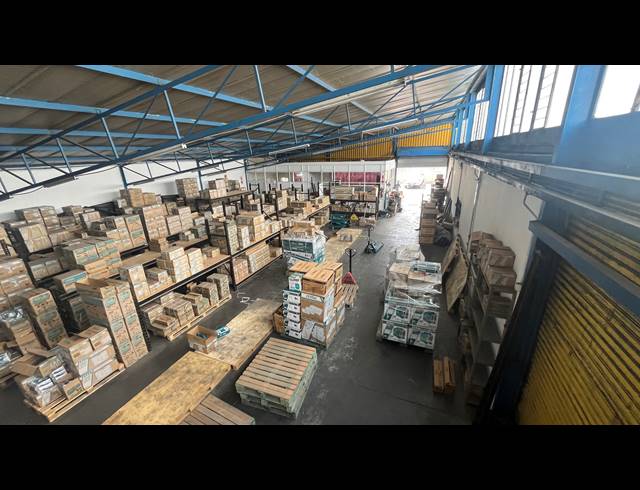 406M² WAREHOUSE TO LET IN SPARTAN